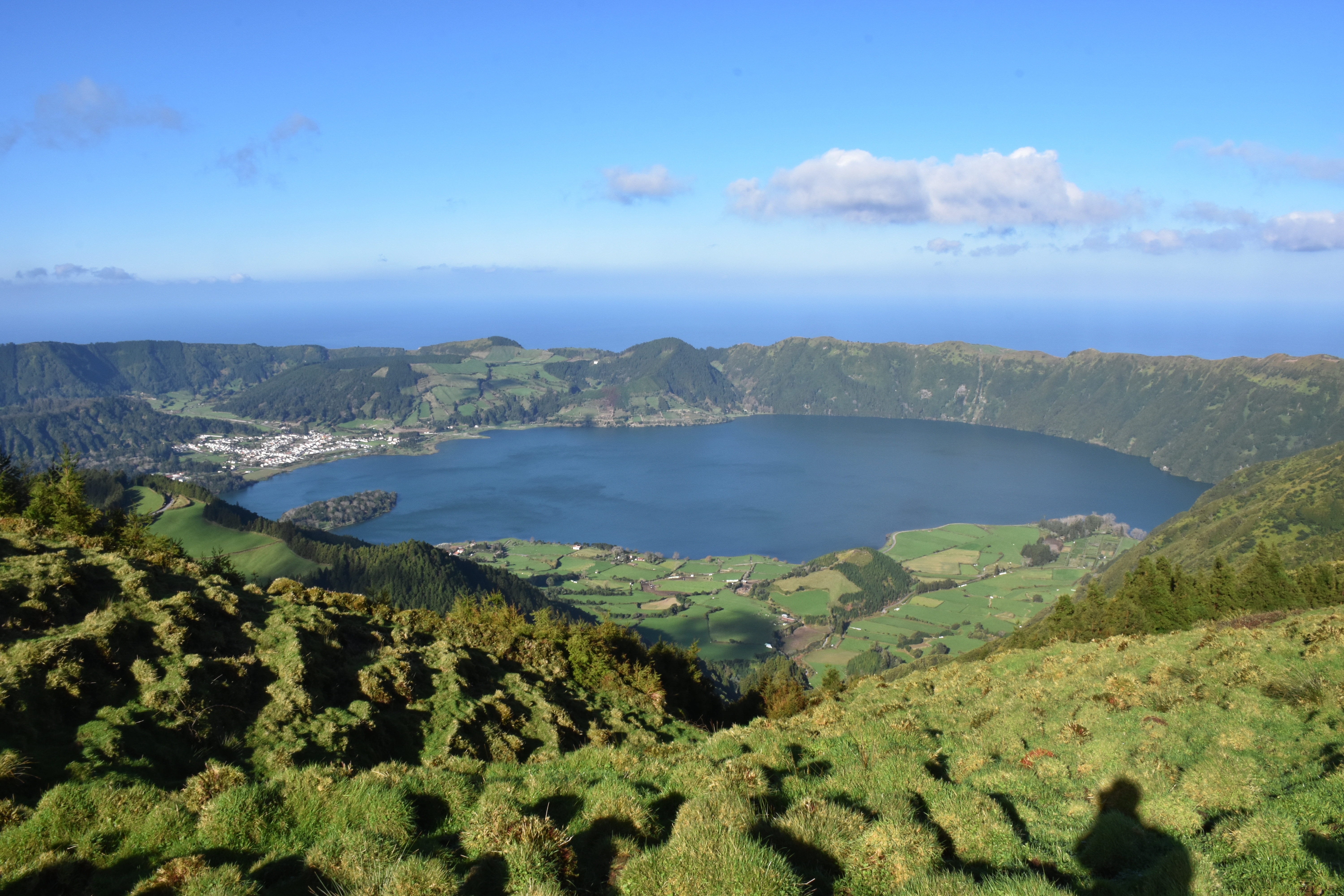 volcanic-landscape-on-sete-cidades-azores-portug-2026-03-20-04-52-01-utc